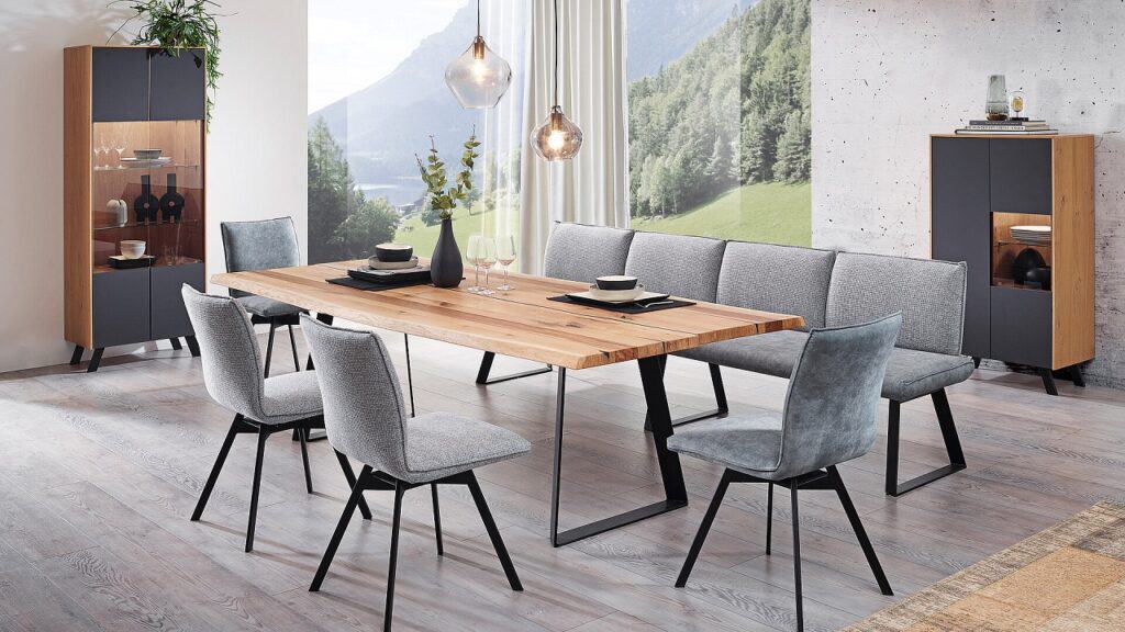 Essgruppe Schösswender Arbon. gepolsterte Eckbank mit Holztisch und bequemen Stühlen